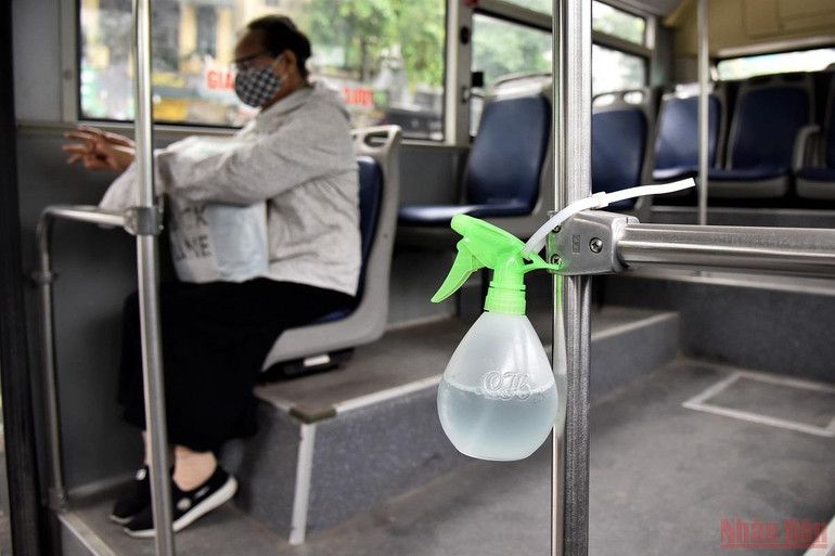 Xe buýt Hà Nội ngày đầu hoạt động trở lại -0