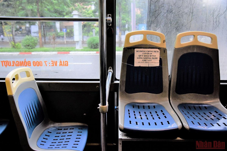 Xe buýt Hà Nội ngày đầu hoạt động trở lại -0