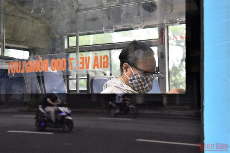 Xe buýt Hà Nội ngày đầu hoạt động trở lại -0