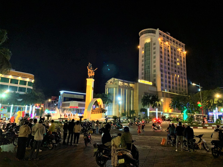 Người dân Đắk Lắk rộn ràng đón Xuân Nhâm Dần 2022 -0