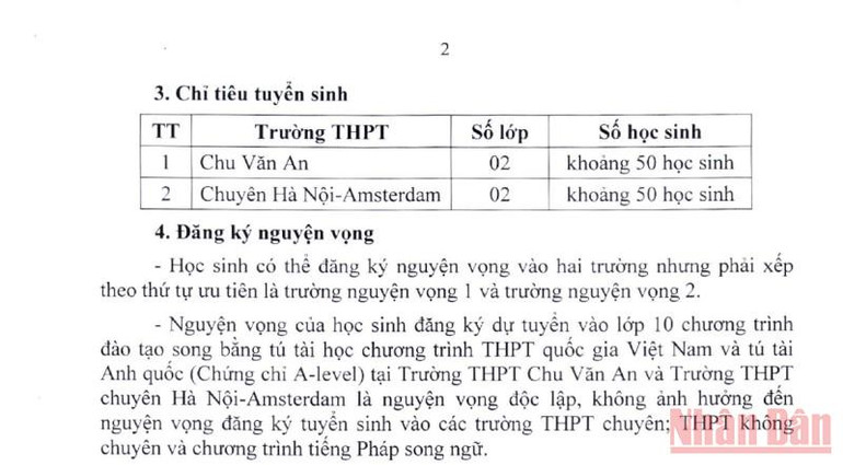 Thay vì tăng số lượng tuyển sinh như đề xuất trước đó, Sở Giáo dục và Đào tạo Hà Nội đã thông báo giữ nguyên phương án tuyển sinh vào cấp 3 đối với hệ đào tạo song bằng với 100 chỉ tiêu. Hàng trăm học sinh tốt nghiệp THCS hệ song bằng hoang mang vì “hẹp” đầu vào cấp 3 -0