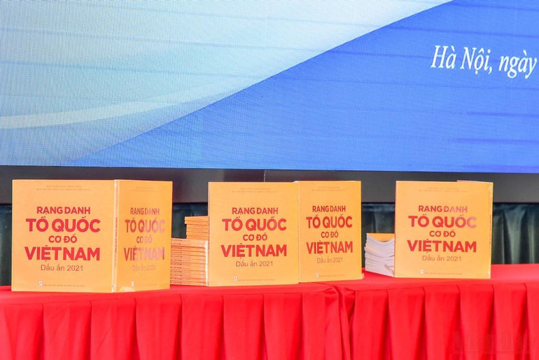 Hình ảnh: Họp báo phát động Giải thưởng toàn quốc về thông tin đối ngoại lần thứ VIII và ra mắt cuốn sách “Rạng danh Tổ quốc, Cơ đồ Việt Nam - Dấu ấn 2021” -0