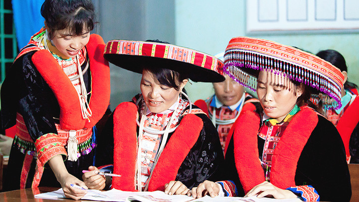 Ươm mầm thêu trên đất Tây Nguyên -0