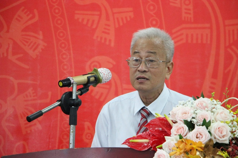 Đồng chí Đinh Hữu Anh chia sẻ những kỷ niệm với đại biểu dự hội nghị những ngày đầu in báo Nhân Dân tại TP Hồ Chí Minh. Nhà in báo Nhân Dân tại TP Hồ Chí Minh kỷ niệm 45 năm thành lập -0