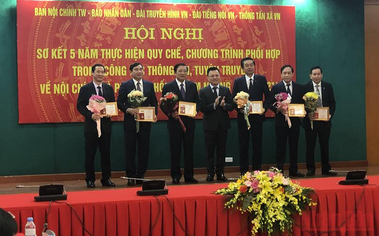 Phối hợp thông tin, tuyên truyền về công cuộc phòng, chống tham nhũng, tiêu cực -0