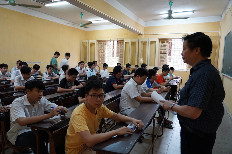 Giành suất vào trường chuyên Tự nhiên và Nhân văn -0