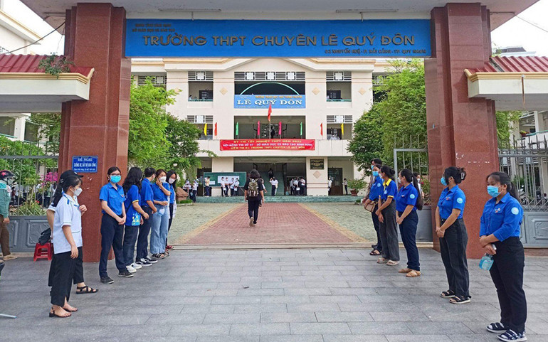 Hơn 18.500 thí sinh chính thức bước vào kỳ thi tốt nghiệp THPT tại Bình Định (ghép) -0