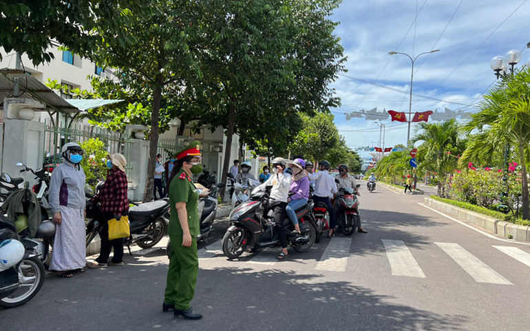 Hơn 18.500 thí sinh chính thức bước vào kỳ thi tốt nghiệp THPT tại Bình Định (ghép) -0