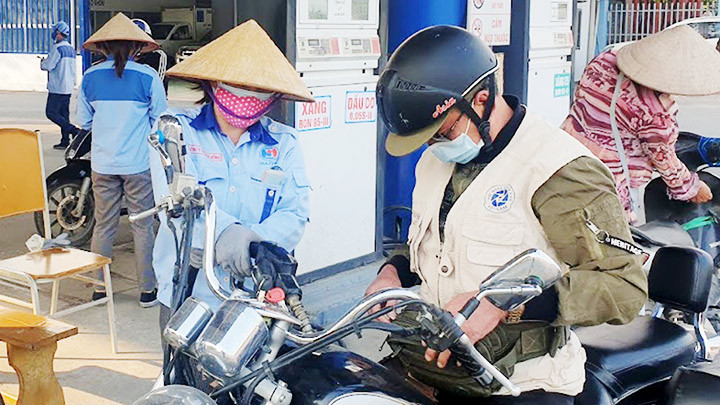 Tìm giải pháp cho giá xăng, dầu tăng cao -0