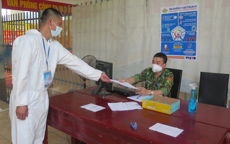 Lạng Sơn nỗ lực thoát gỡ khó khăn đẩy mạnh xuất, nhập khẩu hàng hóa -0