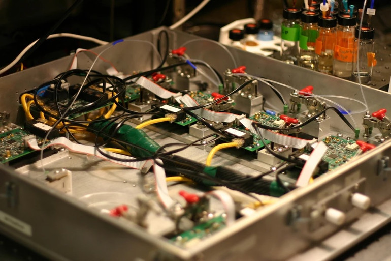 Mũi điện tử bắt chước khứu giác của chó -0