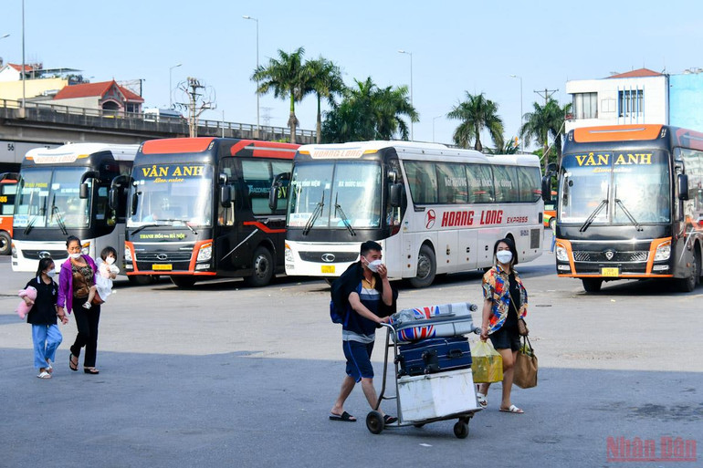 Người dân trở lại Thủ đô sau kỳ nghỉ lễ -7