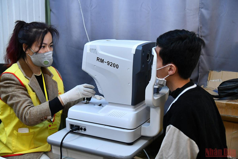 Khám bệnh nhân đạo, cấp thuốc miễn phí cho thanh thiếu niên có hoàn cảnh đặc biệt khó khăn -0