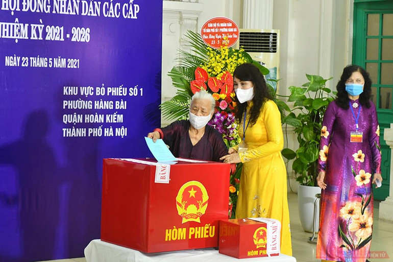 Người dân Thủ đô trong “Ngày hội non sông” -0