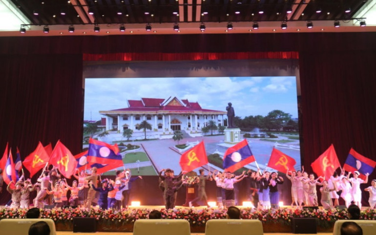 Mít-tinh kỷ niệm 45 năm Quốc khánh nước CHDCND Lào -0