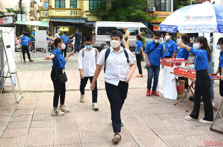 Thí sinh Hà Nội hoàn thành môn thi đầu tiên Ngữ văn -0