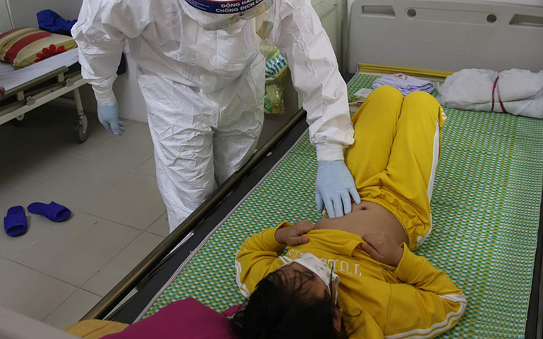 Bệnh viện Bạch Mai chi viện bác sĩ nhi khoa cho BV dã chiến tại Hải Dương -0