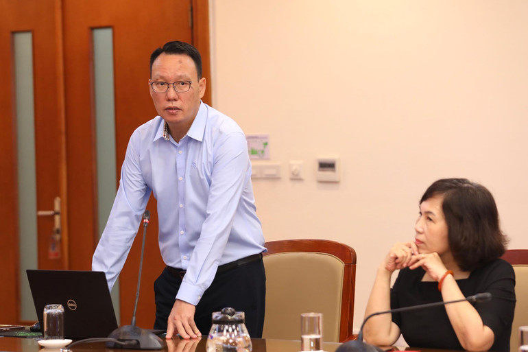 Phó Giám đốc Trung tâm sản xuất và phát triển nội dung số Đài truyền hình Việt Nam Phạm Anh Chiến tham luận VTV digital trên đa nền tảng. Báo chí phát triển nội dung video trên nền tảng số nhằm tăng khả năng tiếp cận công chúng -0