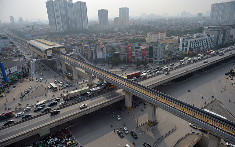 Khu vực nút giao Khuất Duy Tiến - Nguyễn Trãi, một trong những điểm được nghiên cứu để đặt trạm thu phí xe ô-tô vào nội đô Hà Nội. Ảnh: ANH ĐĂNG Chung quanh đề án thu phí ô-tô vào nội đô Hà Nội -0