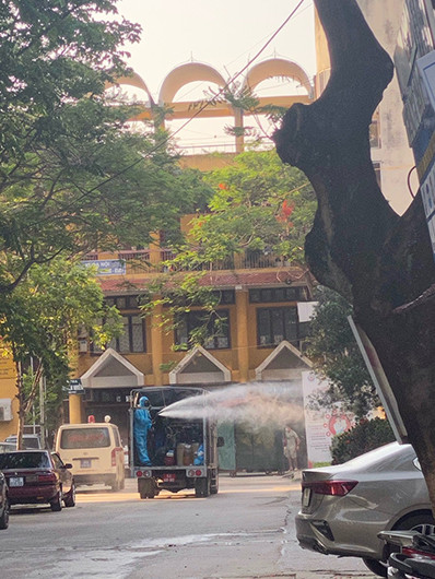 Lá chắn thép trên tuyến lửa chống dịch -0