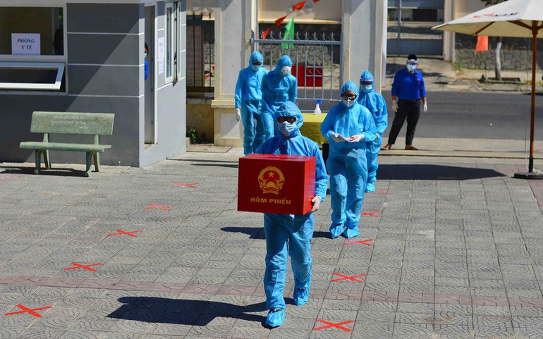 Đường phố Đà Nẵng trang hoàng đón Ngày hội non sông -0