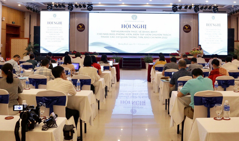Gần 80 phóng viên, biên tập viên chuyên trách lĩnh vực bảo hiểm xã hội, bảo hiểm y tế của 60 cơ quan báo chí tham gia hội nghị tập huấn. Truyền thông chính sách bảo hiểm xã hội, bảo hiểm y tế giữ vai trò quan trọng -0