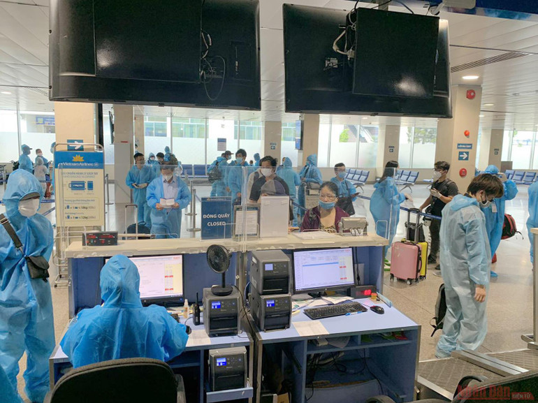 Chuyến bay duy nhất của Vietnam Airlines từ TP Hồ Chí Minh về Hà Nội -0