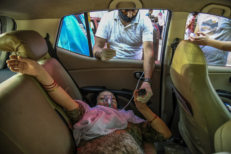 12 tháng đầy biến động của năm 2021 qua hình ảnh -0