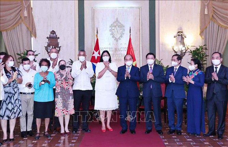 Chủ tịch nước Nguyễn Xuân Phúc với Phó Chủ tịch thứ nhất Viện Cuba Hữu nghị với các dân tộc (ICAP) Noemi Rabaza Fernandesz và các đại biểu. Chủ tịch nước Nguyễn Xuân Phúc tiếp các tổ chức hữu nghị Cuba-Việt Nam -0