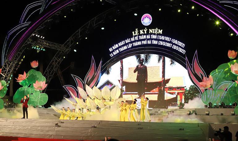 Kỷ niệm 65 năm Ngày Bác Hồ về thăm Hà Tĩnh -0