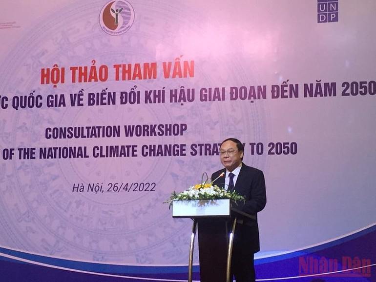 Thứ trưởng Tài nguyên và Môi trường Lê Công Thành phát biểu tại Hội thảo. (Ảnh: Văn Toản) Hội thảo tham vấn Dự thảo Chiến lược quốc gia về biến đổi khí hậu giai đoạn đến năm 2050 -0