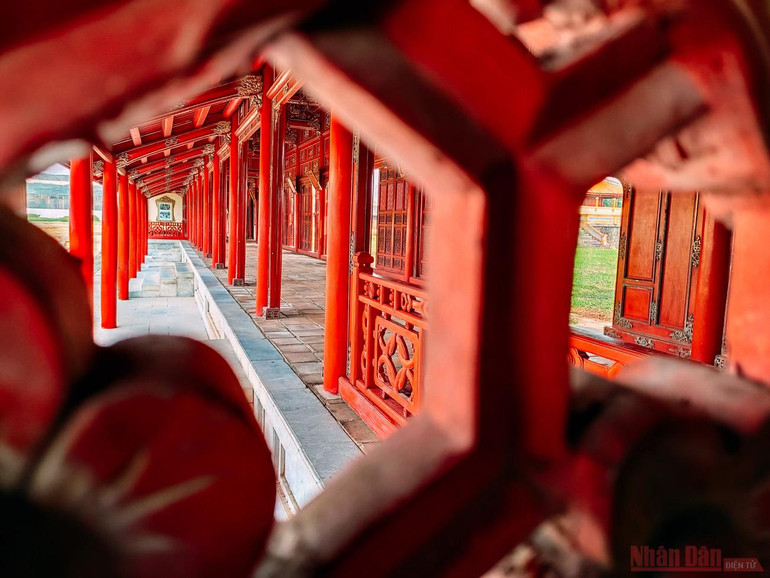 Lát cắt thời gian trên dấu tích Kinh thành Huế -1