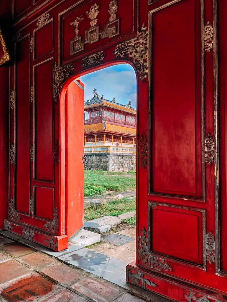 Lát cắt thời gian trên dấu tích Kinh thành Huế -0