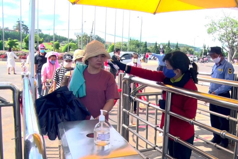 Tăng cường kiểm soát dịch mùa cao điểm du lịch -0