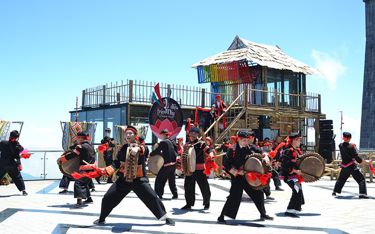 “Hương sắc Lào Cai” tô đậm thêm vẻ đẹp bản sắc và tinh hoa văn hóa Tây Bắc -0