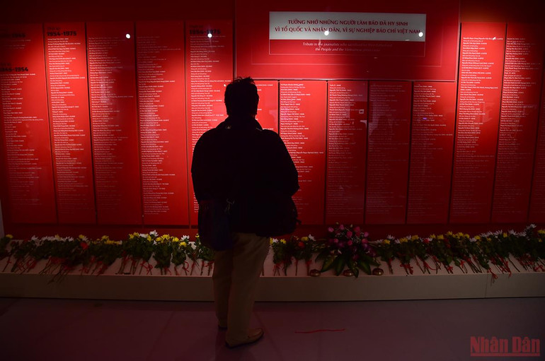 Trưng bày chuyên đề “Một đội ngũ cách mạng, một sứ mệnh vẻ vang” -0