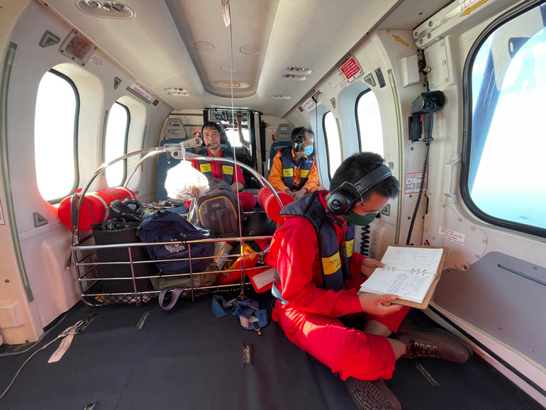 Phát hiện nhiều vật thể trôi nổi nghi của tàu VANDON ACE gặp nạn -0