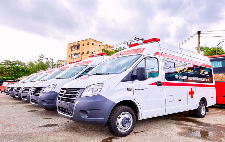 T&T Group và SHB trao tặng xe cứu thương hỗ trợ Quảng Trị - Quảng Bình chống dịch -0