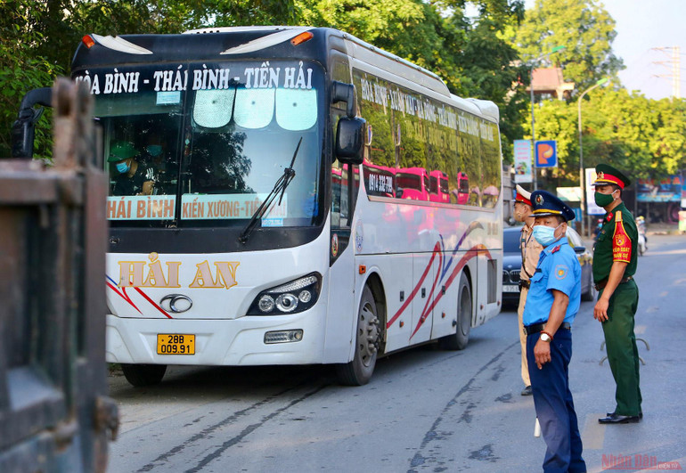 Ngày đầu ra quân kiểm dịch Covid-19 tại 22 chốt cửa ngõ Thủ đô -0