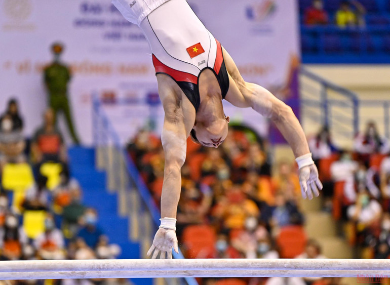Mãn nhãn với màn biểu diễn thể dục dụng cụ trong ngày thi đấu cuối ở SEA Games 31 -1