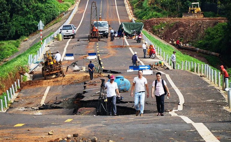 Khởi tố vụ án liên quan đến đường tránh Đông Chư Sê ảnh 1 Khởi tố vụ án đường 250 tỷ chưa nghiệm thu đã hỏng -0