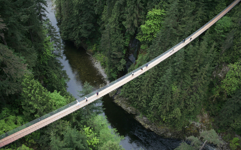Cầu treo Capilano, Canada (Ảnh: tourismvancouver.com) 10 cây cầu không dành cho những người yếu tim -0