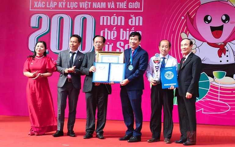 Đồng Tháp: Xác lập kỷ lục thế giới với 200 món ăn chế biến từ sen -0