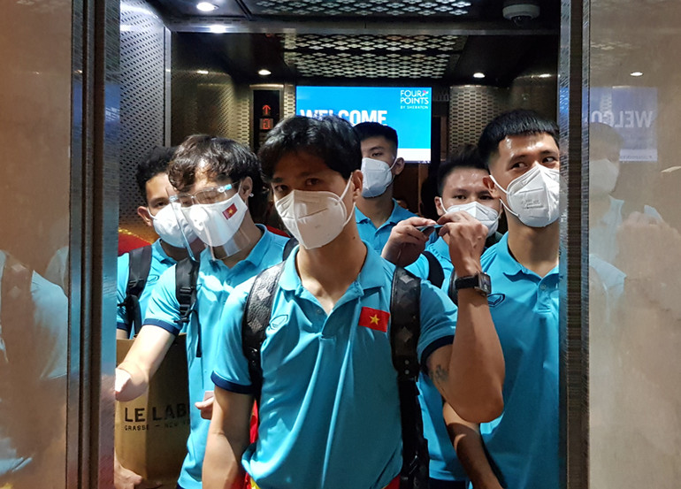 Đại sứ đặc mệnh toàn quyền Việt Nam tại UAE chào mừng và chúc đội tuyển giành chiến thắng -0