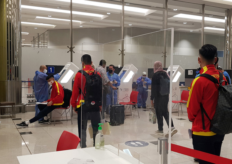 Đại sứ đặc mệnh toàn quyền Việt Nam tại UAE chào mừng và chúc đội tuyển giành chiến thắng -0