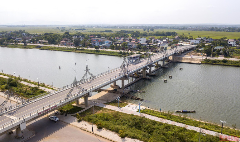 Hoa vẫn nở trên chiến trường năm xưa - Quảng Trị sau 50 năm giải phóng -0