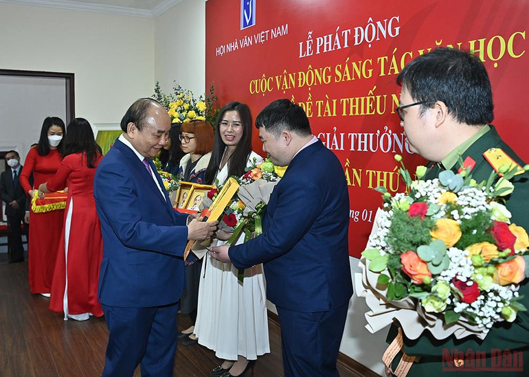 Lễ phát động cuộc vận động sáng tác văn học về đề tài thiếu nhi -4