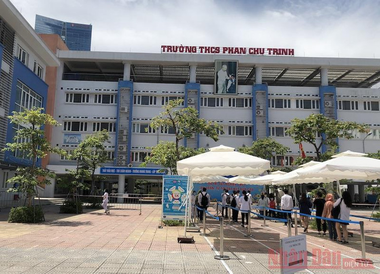 Hơn một triệu thí sinh cả nước đến tập trung tại các điểm thi -0