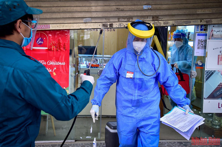 Nguy cơ tiềm ẩn khi tự dùng thuốc điều trị Covid-19 -0