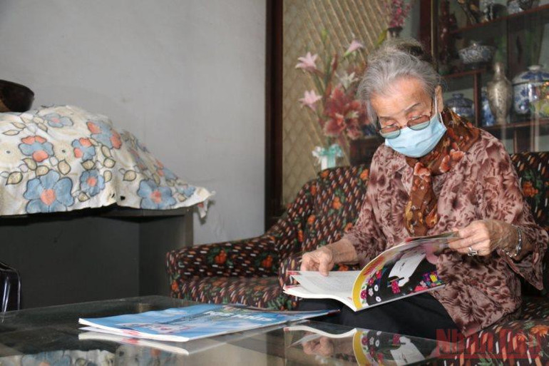 Bạn đọc ở Lào với báo Nhân Dân Xuân Nhâm Dần 2022 -0